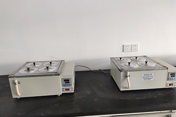 数显恒温水浴锅